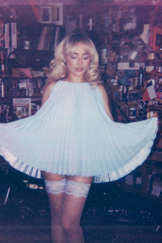 SABRINA CARPENTER - Tiny Desk Photoshoot, December 2024