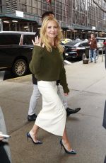 SARAH MICHELLE GELLAR Arrives at Drew Barrymore Show in New York 12/11/2024