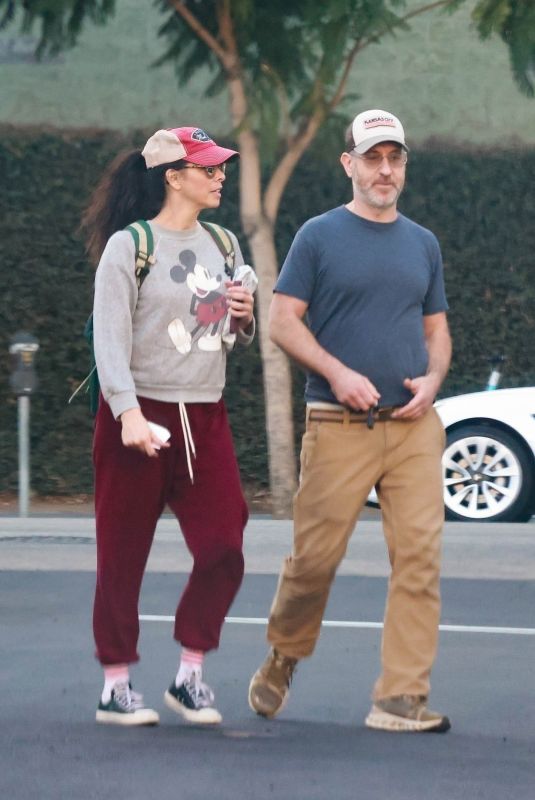 SARAH SILVERMAN and Rory Albanese Stop by FedEx in Los Angeles 12/17/2024