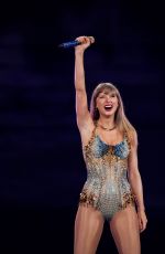 TAYLOR SWIFT Performs at The Eras Tour in Vancouver 12/06/2024