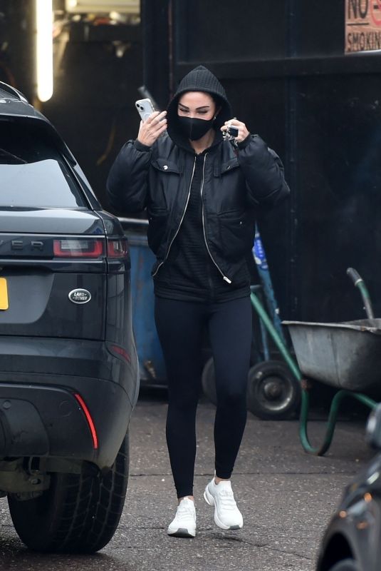 TULISA CONTOSTAVLOS Taking Her Range Rover for an MOT at a Garage in Cheshire 12/12/2024