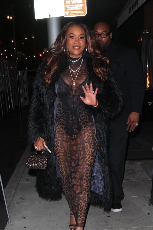 VIVICA A. FOX Leaves Jamie Foxx