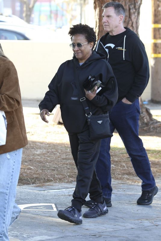 WANDA SYKES Out at a Local Farmers Market in Los Angeles 12/15/2024