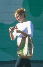 ADDISON RAE Out for Lunch with a Mystery Man in Los Angeles 01/21/2025