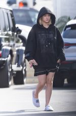 ALABAMA BARKER Picking up a Bagel for Breakfast in Calabasas 01/04/2025