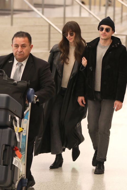 ALISON BRIE and Dave Franco Arrives at Airport in Los Angeles 01/28/2025