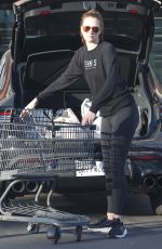 ANNA OSCEOLA Shopping at Local Grocery Store in Los Feliz 01/14/2025