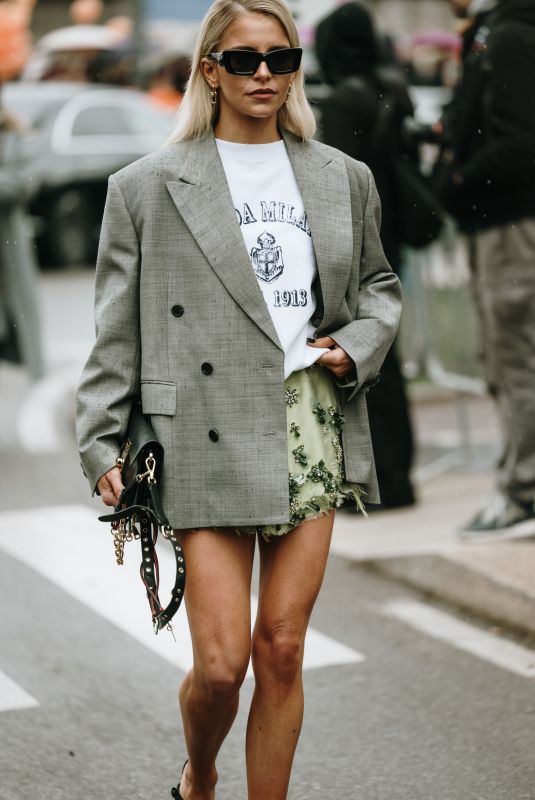 CAROLINE DAUR Arrives at Prada Fashion Show at Milan Fashion Week 01/19/2025