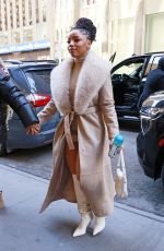 CHLOE BAILEY Out and About with Her Mom in New York 01/07/2025