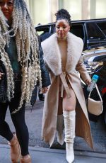 CHLOE BAILEY Out and About with Her Mom in New York 01/07/2025
