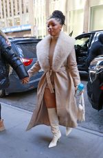 CHLOE BAILEY Out and About with Her Mom in New York 01/07/2025