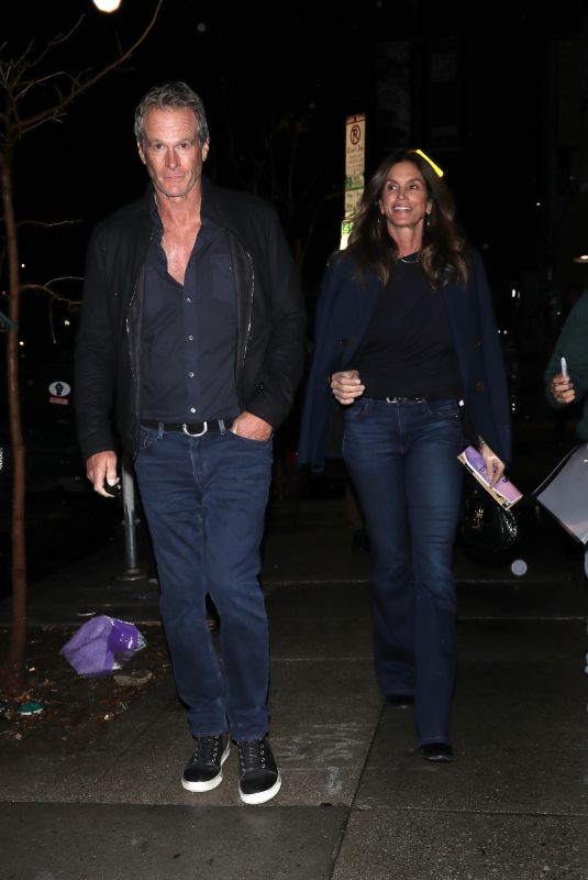 CINDY CRAWFORD and Rande Gerber at Her Febut Theater Performance at Matrix Theater in Los Angeles 01/26/2025