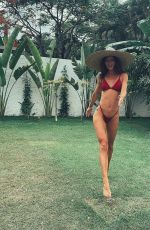 CINTIA DICKER - Instagram Photos 01/10/2025