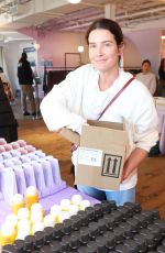COBIE SMULDERS Helping with LA Fire Relief Donations at Babylist in Los Angeles 01/21/2025