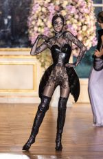 COCO ROCHA Walks Runway at Yuima Nakazato Haute Couture Spring-Summer 2025 Show at Paris Fashion Week 01/30/2025