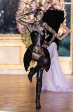 COCO ROCHA Walks Runway at Yuima Nakazato Haute Couture Spring-Summer 2025 Show at Paris Fashion Week 01/30/2025