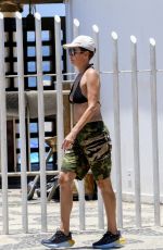 CRISTINA CORDULA Walks at Ipanema Boardwalk in Rio 01/02/2025
