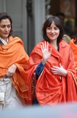 DAKOTA JOHNSON Visiting Iconic Siddhivinayak Temple in Mumbai 01/18/2025
