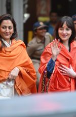 DAKOTA JOHNSON Visiting Iconic Siddhivinayak Temple in Mumbai 01/18/2025