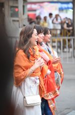 DAKOTA JOHNSON Visiting Iconic Siddhivinayak Temple in Mumbai 01/18/2025