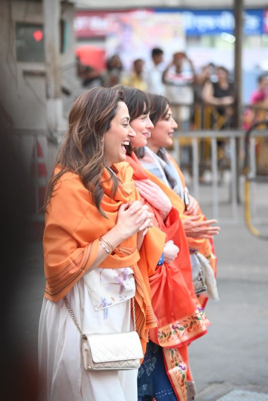 DAKOTA JOHNSON Visiting Iconic Siddhivinayak Temple in Mumbai 01/18/2025