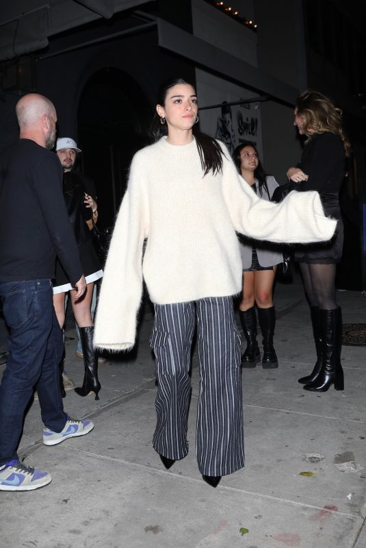 DIXIE D’AMELIO Leaves Dinner at Craig’s in West Hollywood 01/23/2025