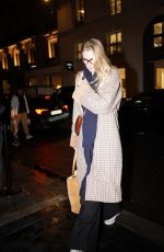 ELIZABETH DEBICKI Arrives at Her Hotel at Paris Fashion Week 01/26/2025
