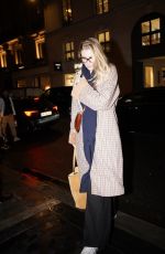 ELIZABETH DEBICKI Arrives at Her Hotel at Paris Fashion Week 01/26/2025