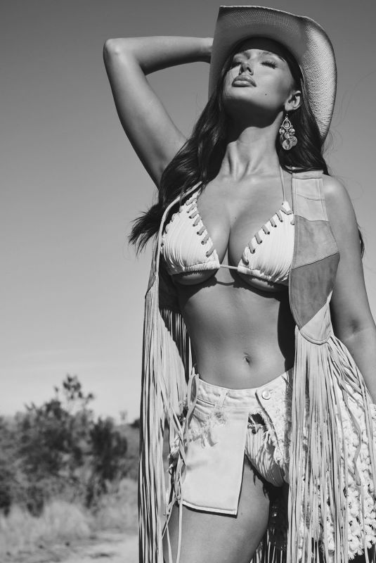 ELLA CERVETTO for Guess, 2025