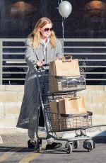 ELLEN POMPEO Shopping at Gelson