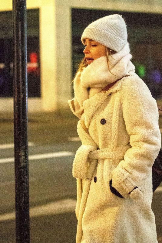EMILIA CLARKE Has Reportedly Split from Her Boyfriend Sebastian 