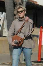 EVA LOGGINS Out for Lunch with a Friend in Santa Barbara 01/11/2025