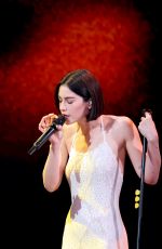 GRACIE ABRAMS at FireAid Benefit Concert at Intuit Dome in Los Angeles 01/30/2025