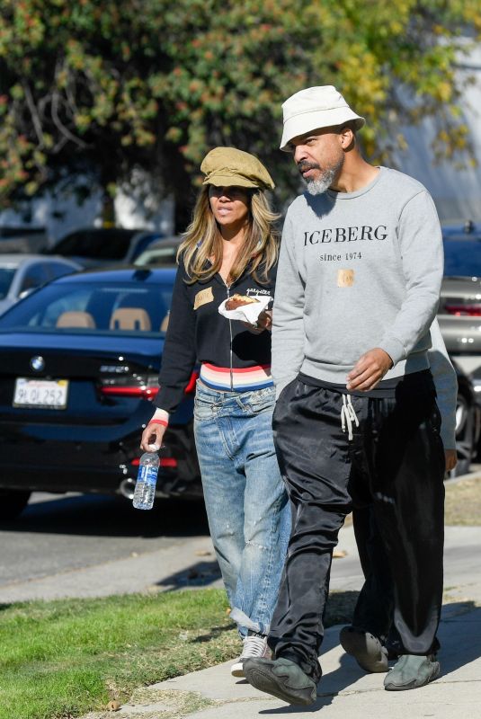 HALLE BERRY and Van Hunt Give Back with Clothing Donation at The Coop 01/12/2025