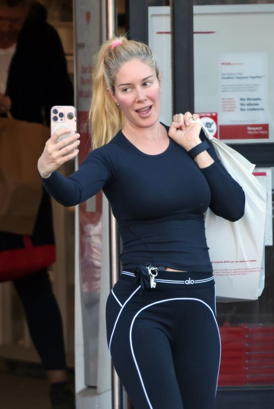 HEIDI MONTAG and Spencer Pratt Stocking up After Losing Home in Palisades Fire 01/13/2025