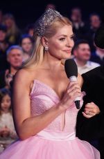HOLLY WILLOGHBY at Dancing on Ice, Series 17, Episode 3 in Hertfordshire 01/26/2025