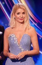 HOLLY WILLOUGHBY at Dancing on Ice, Series 17, Episode 1 in Hertfordshire 01/12/2025