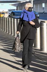 JAMIE LEE CURTIS Arrives at JFK Airport in New York 01/07/2025