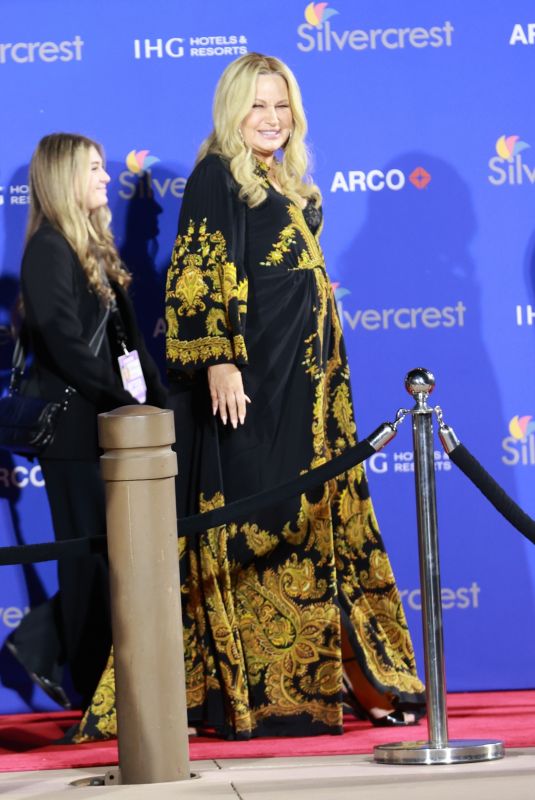 JENNIFER COOLIDGE Arrives at 36th Annual Palm Springs International Film Festival Film Awards at Palm Springs Convention Center 01/03/2025