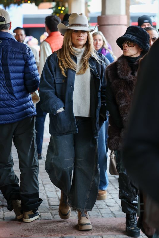 JENNIFER LOPEZ Out and About in Aspen 12/29/2024