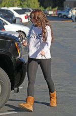 JENNIFER LOVE HEWITT Arrives at Pole Dancing Class in Encino 10/10/2009