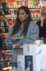 JESSICA ALBA Picking up Good at Erewhon Before Heading to a Hollywood Park 01/14/2025