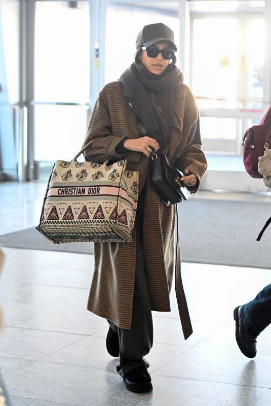JESSICA ALBA Spotted for First Time Since Confirming Split from Cash Warren in New York City 01/20/2025
