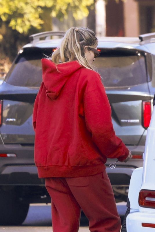 JESSICA HART Out for Lunch at All Time in Los Feliz 01/03/2025