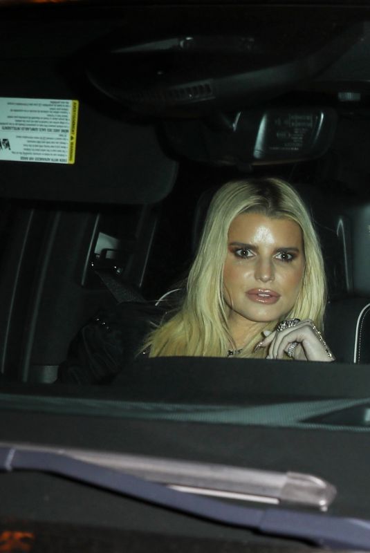 JESSICA SIMPSON Leaves Chateau Marmont Hotel in West Hollywood 01/04/2025