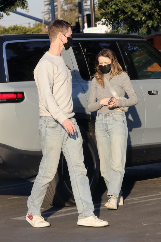 JOEY KING and Steven Piet Stock up on Essentials at Lazy Acres in Los Feliz 01/17/2025