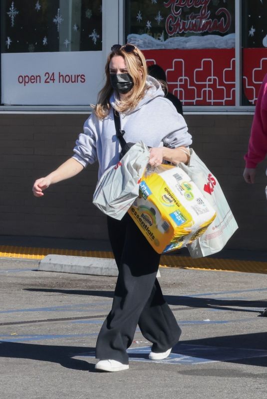 JOJEY and HUNTER KING Delivering Supplies to a Donation Center Aiding California Wildfire Victims 01/13/2025