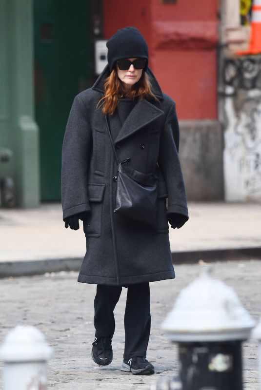 JULIANNE MOORE Out and About in New York City 01/22/2025