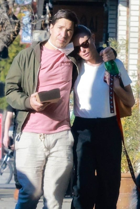 KATE BOSWORTH and Justin Long Out for Lunch in Los Feliz 01/10/2025