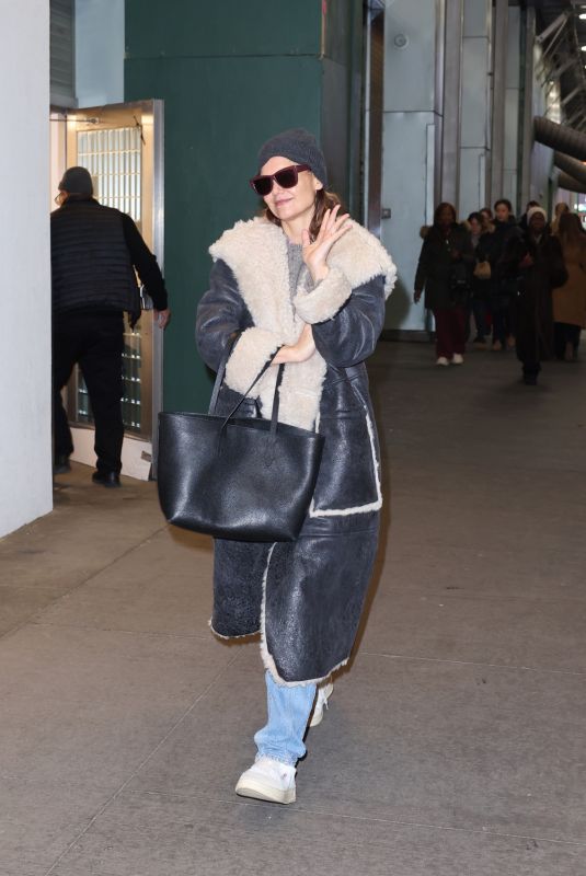 KATIE HOLMES Arrives at Her Broadway Play Our Town in New York 01/10/2025